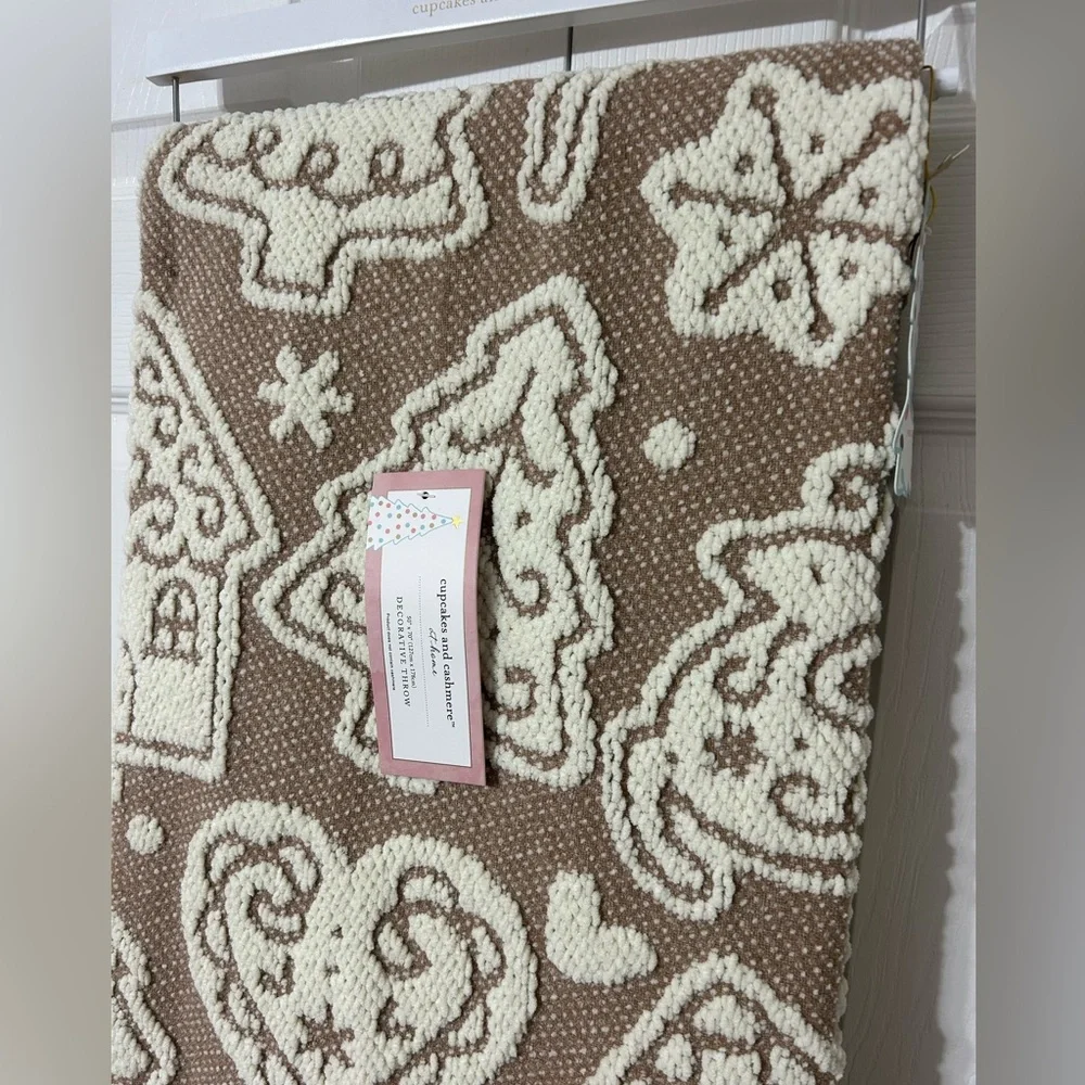 Cupcakes And Cashmere Gingerbread Cookie Throw Blanket Christmas 50”X70” NEW